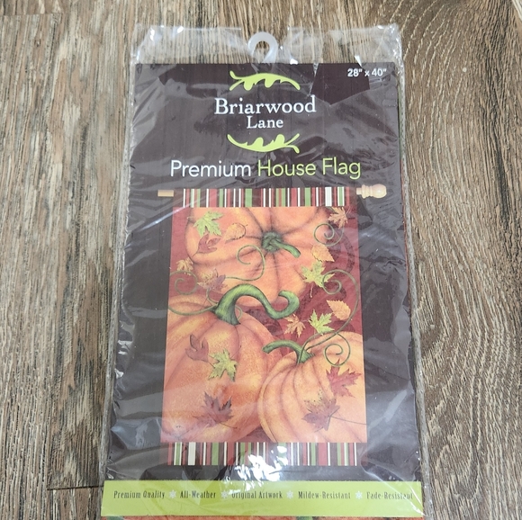 2 House Flags 28" x 40" - Picture 7 of 10